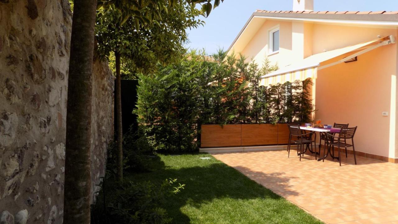 Millyholidays - Apartment Lilla - Center - Nearby Beach - Private Garden - Spa Pool Bardolino Ngoại thất bức ảnh