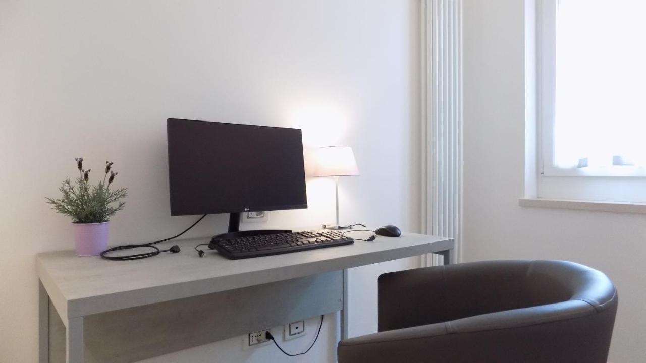 Millyholidays - Apartment Lilla - Center - Nearby Beach - Private Garden - Spa Pool Bardolino Ngoại thất bức ảnh