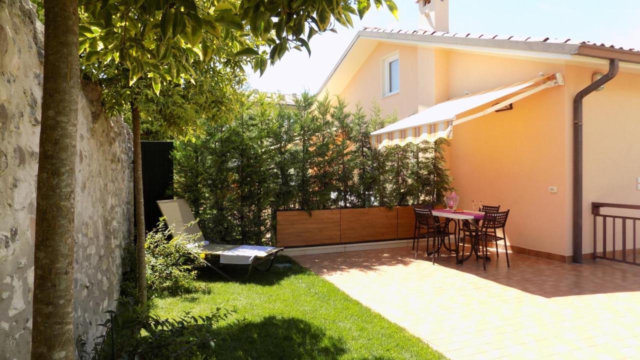 Millyholidays - Apartment Lilla - Center - Nearby Beach - Private Garden - Spa Pool Bardolino Ngoại thất bức ảnh