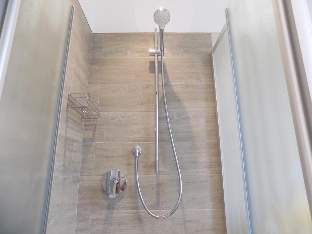 Millyholidays - Apartment Lilla - Center - Nearby Beach - Private Garden - Spa Pool Bardolino Ngoại thất bức ảnh