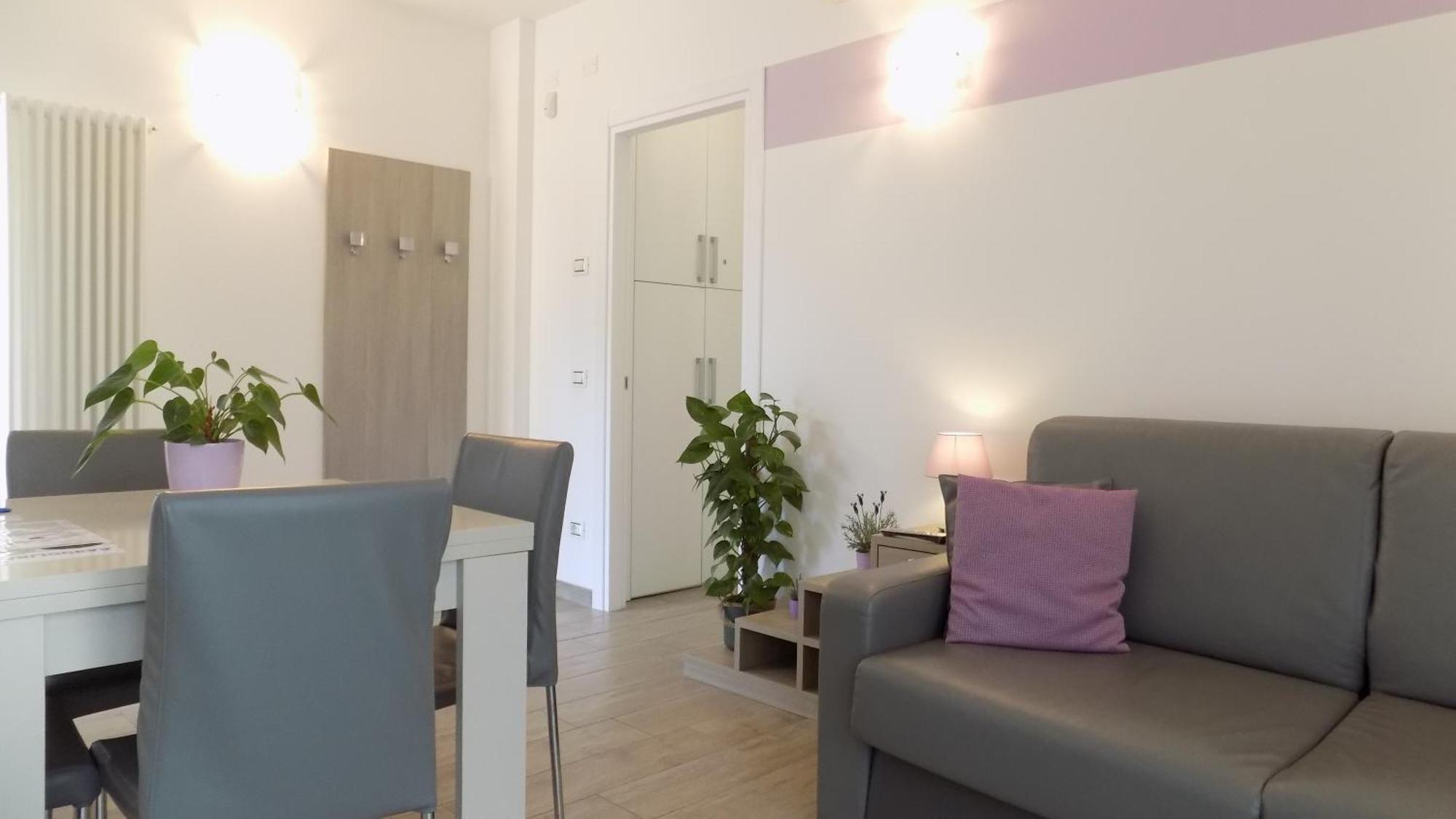 Millyholidays - Apartment Lilla - Center - Nearby Beach - Private Garden - Spa Pool Bardolino Ngoại thất bức ảnh